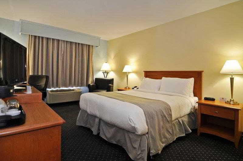 Best Western Plus Woodstock Hotel Conference Centre Exterior foto